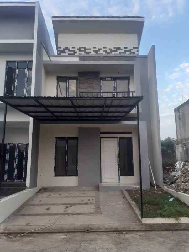 dijual rumah jl raya pagedangan jl kp