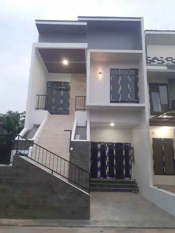 dijual rumah jl raya pagedangan jl kp