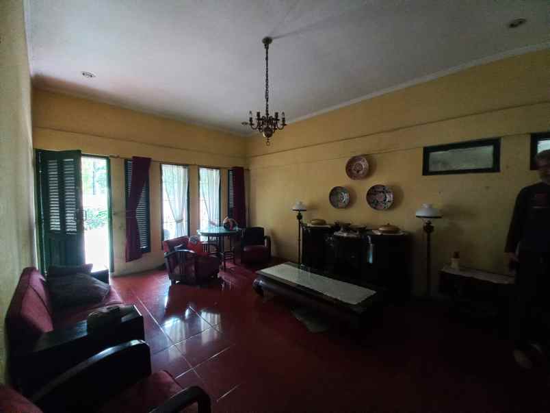 dijual rumah jl raya pajajaran sukasari