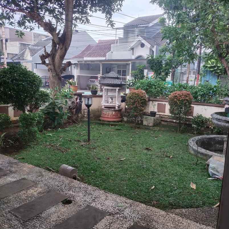 dijual rumah jl raya vila dago