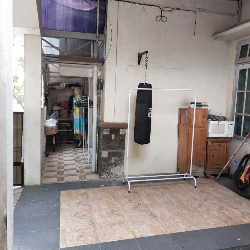 dijual rumah jl raya vila dago