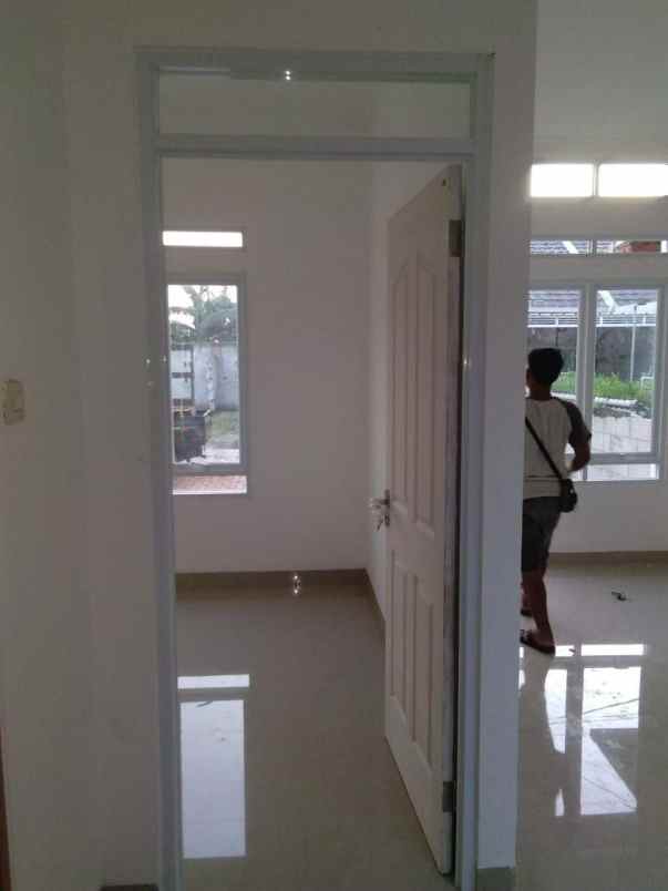dijual rumah jl sengon rt 1 cijengkol