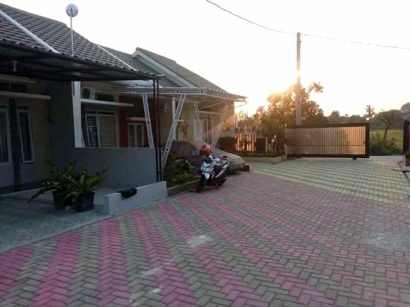 dijual rumah jl sengon rt 1 cijengkol
