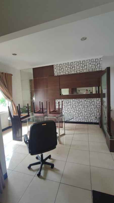 dijual rumah jl setraduta