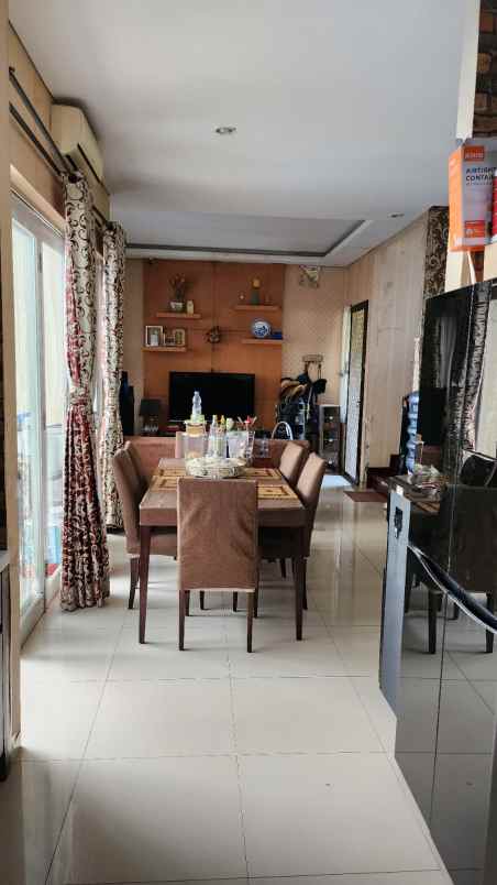 dijual rumah jl valeria boulevard