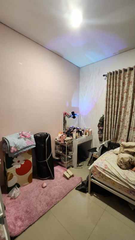 dijual rumah jl valeria boulevard