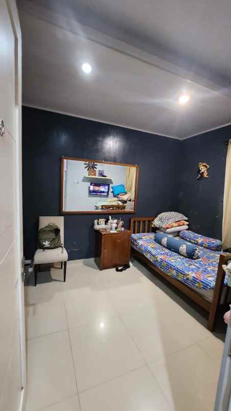 dijual rumah jl valeria boulevard