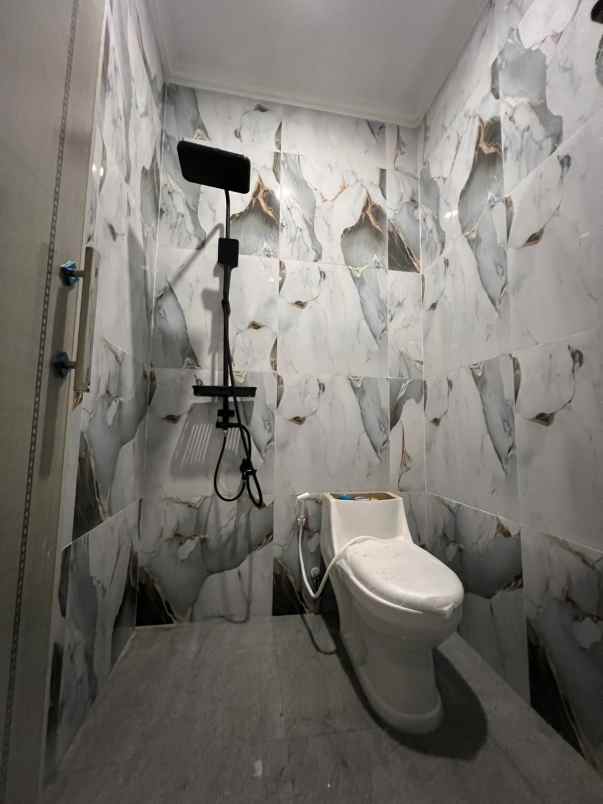 dijual rumah jl wibawa mukti jatiluhur