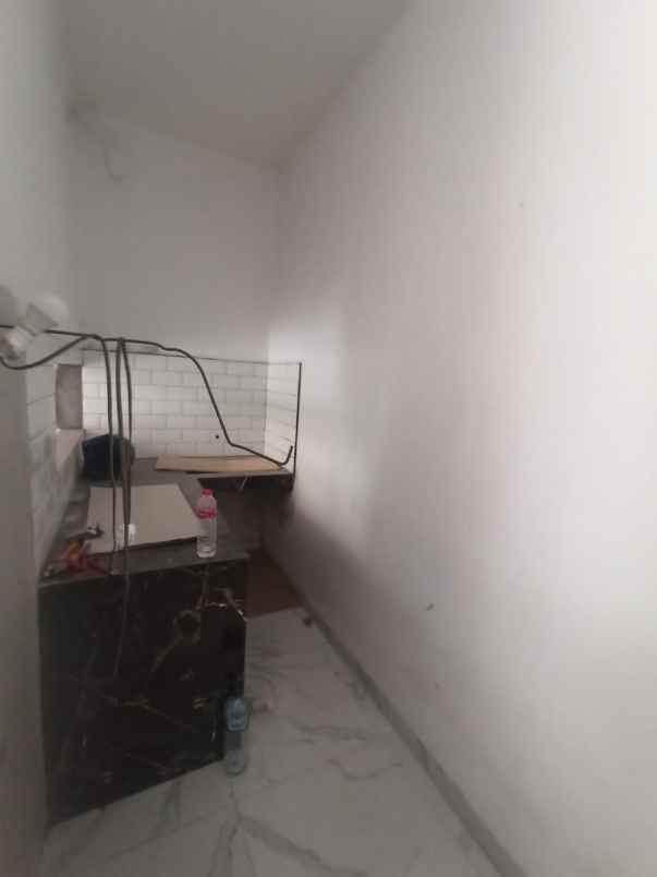 dijual rumah jln layur jatinegara kaum