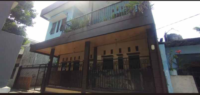 dijual rumah jln margonda raya depok