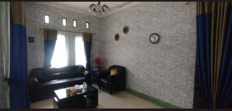 dijual rumah jln margonda raya depok