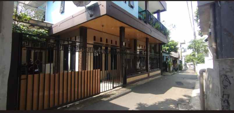 dijual rumah jln margonda raya depok