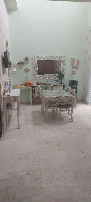 dijual rumah jln paris residen cempaka