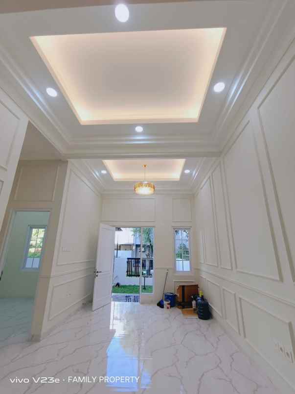 dijual rumah jln raya nusa loka bsd