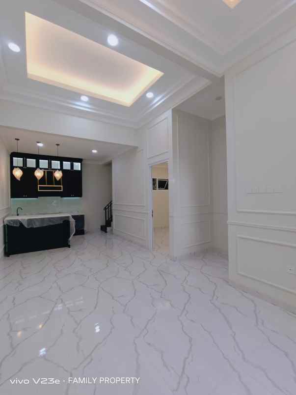 dijual rumah jln raya nusa loka bsd