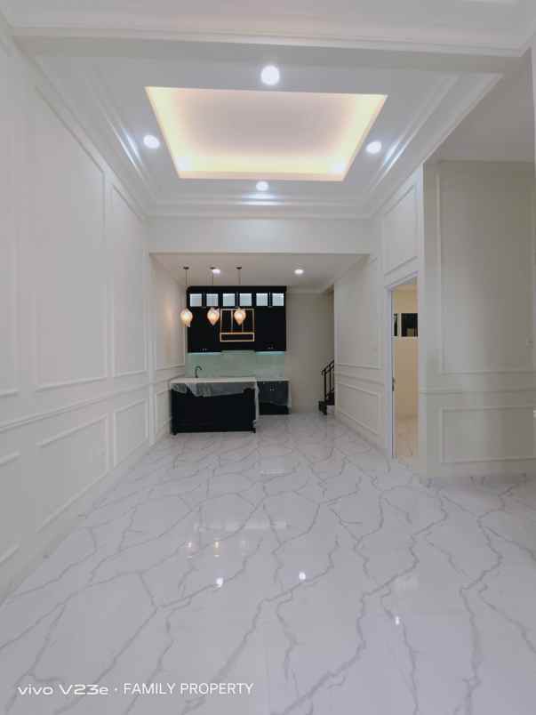 dijual rumah jln raya nusa loka bsd