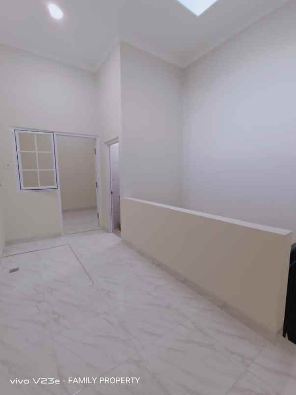 dijual rumah jln raya nusa loka bsd