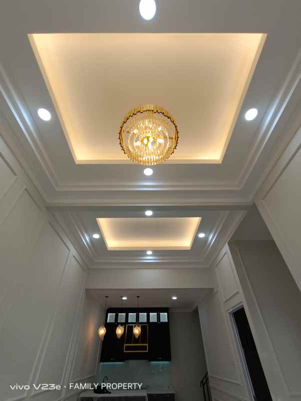 dijual rumah jln raya nusa loka bsd