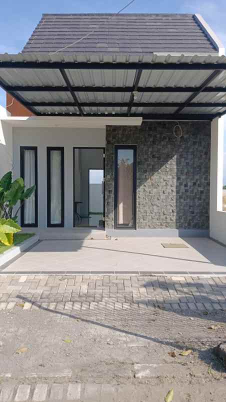 dijual rumah jumputrejo regency