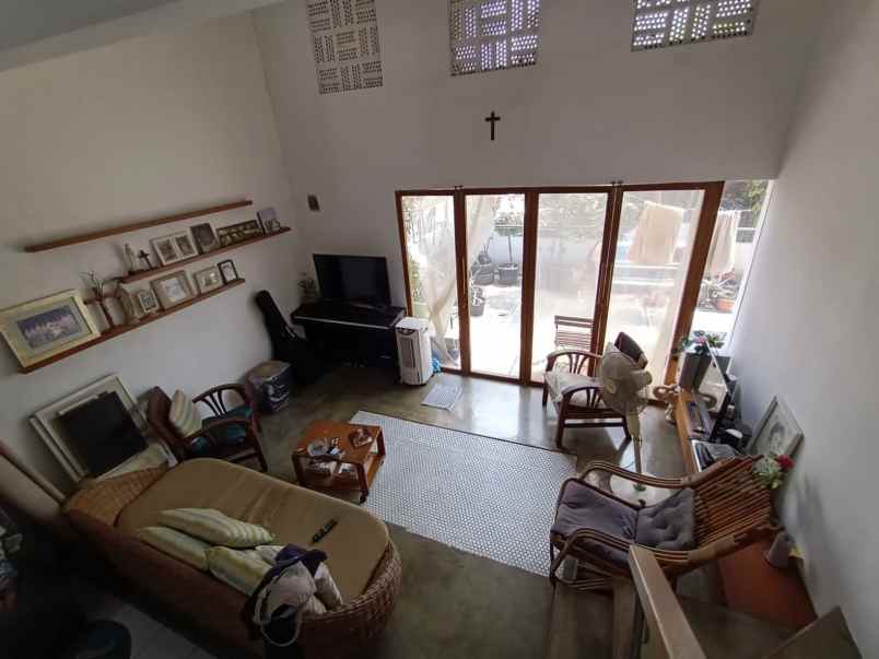 dijual rumah kalibaru timur v senen