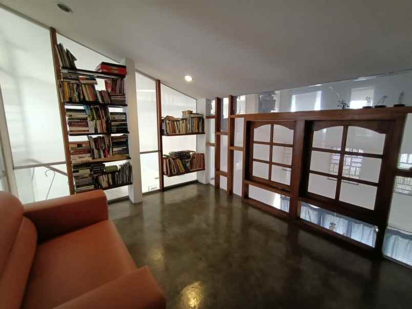 dijual rumah kalibaru timur v senen