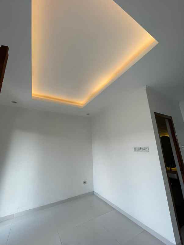 dijual rumah kalibata selatan