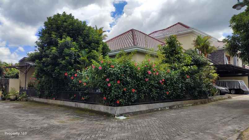 dijual rumah kaliurang km 9