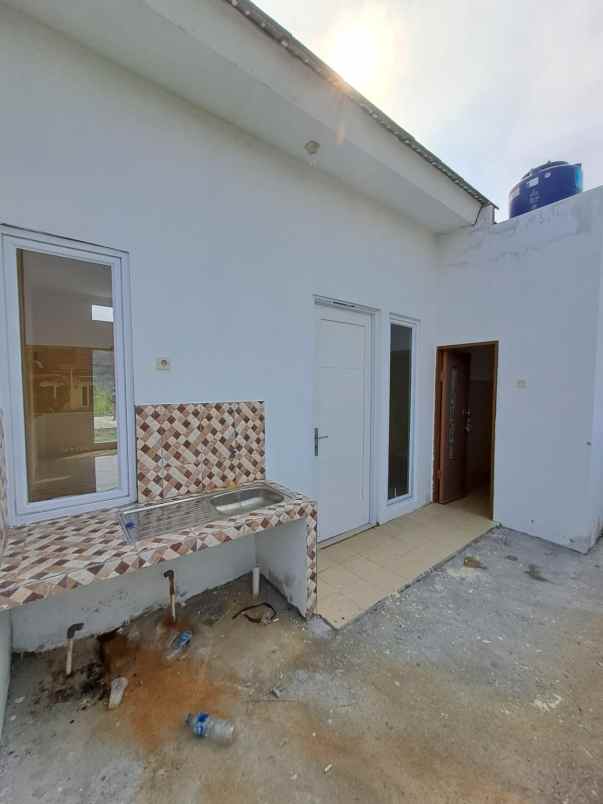 dijual rumah karang satria