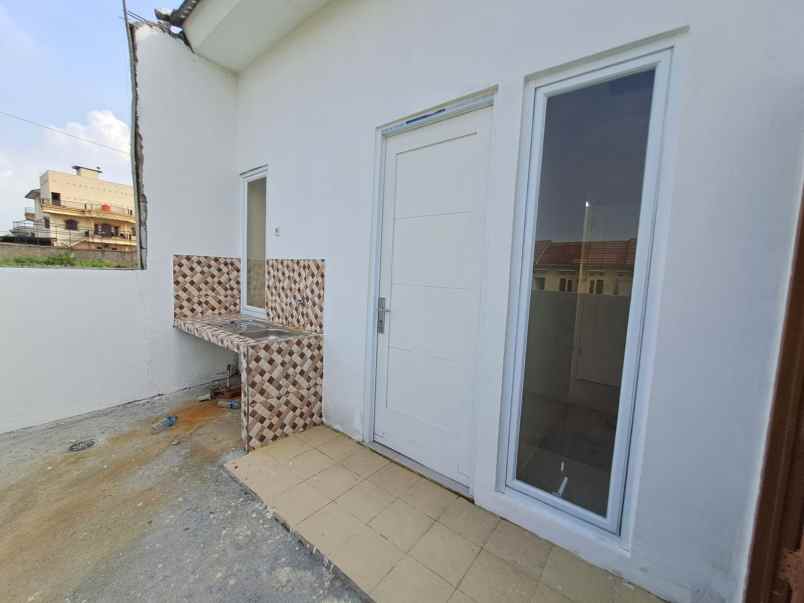 dijual rumah karang satria