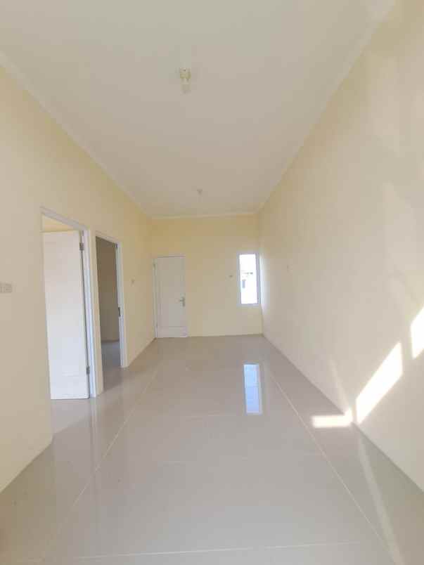 dijual rumah karang satria