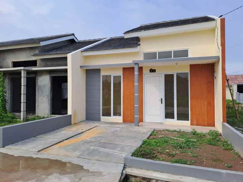 dijual rumah karang satria