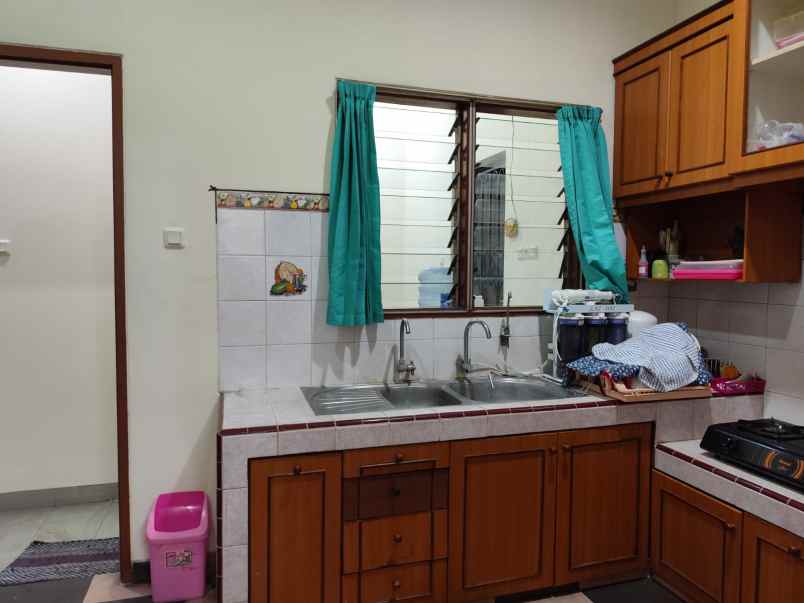 dijual rumah karang tengah