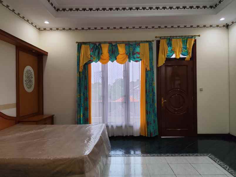 dijual rumah karang tengah