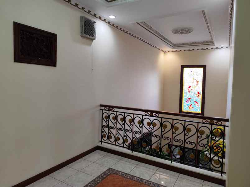 dijual rumah karang tengah