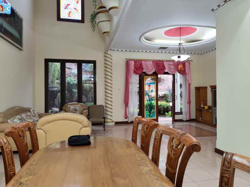 dijual rumah karang tengah