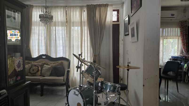 dijual rumah karangtengah