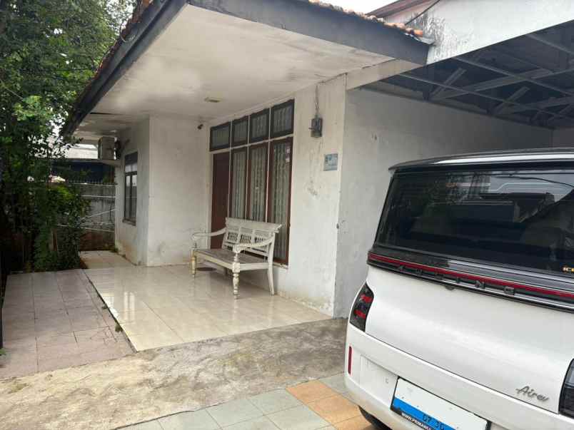 dijual rumah karangtengah