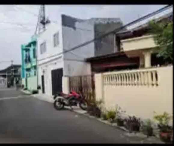 dijual rumah kayu putih