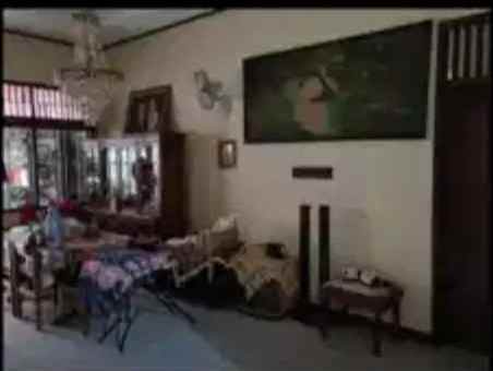 dijual rumah kayu putih