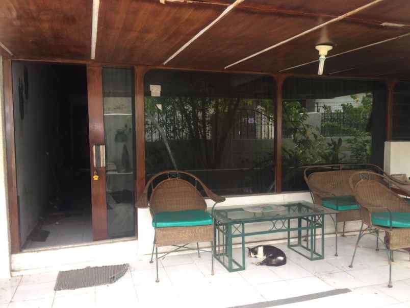 dijual rumah kebayoran lama