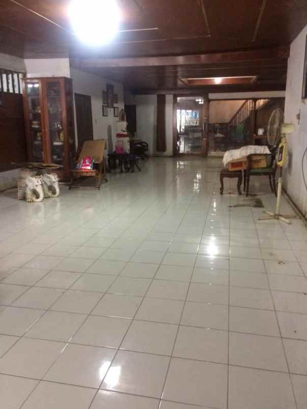 dijual rumah kebayoran lama