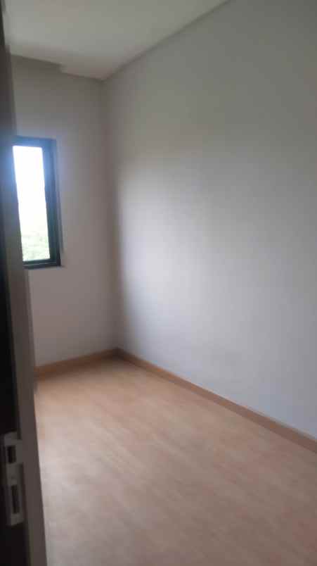 dijual rumah kelapa dua depok