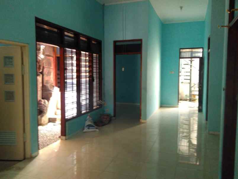 dijual rumah kerten laweyan surakarta