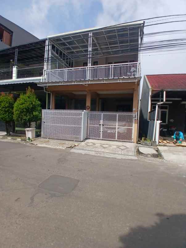 dijual rumah komp setra dago antapani