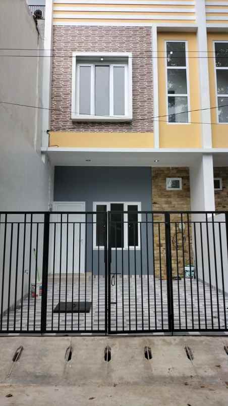 dijual rumah komp walikota kelapa gading