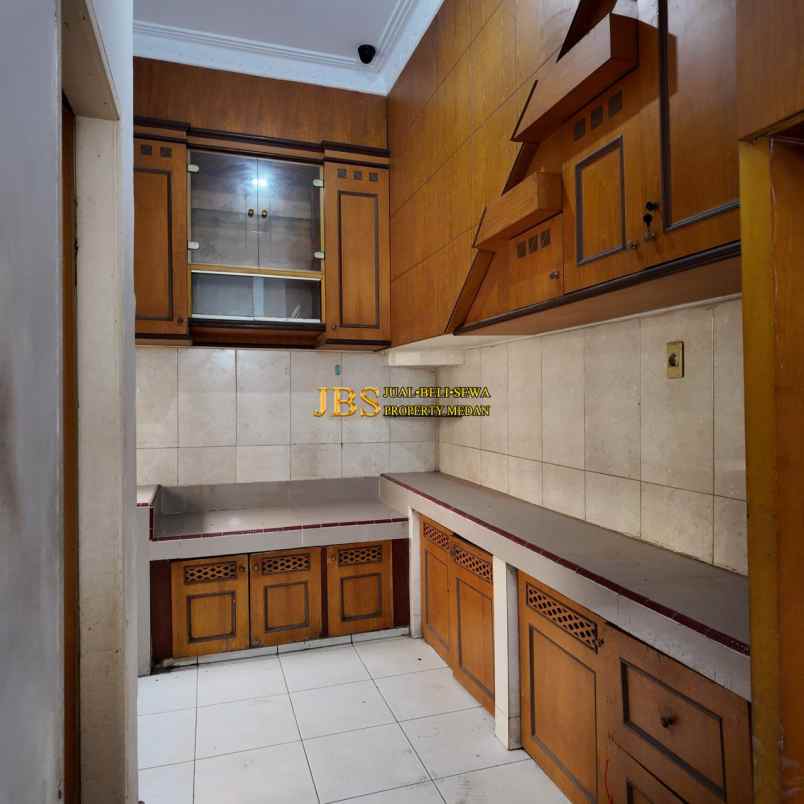 dijual rumah komplek cemara hijau jalan