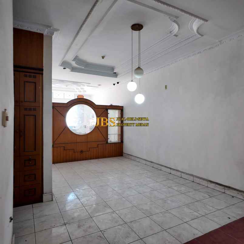 dijual rumah komplek cemara hijau jalan