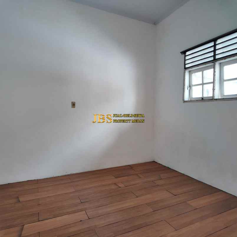 dijual rumah komplek cemara hijau jalan