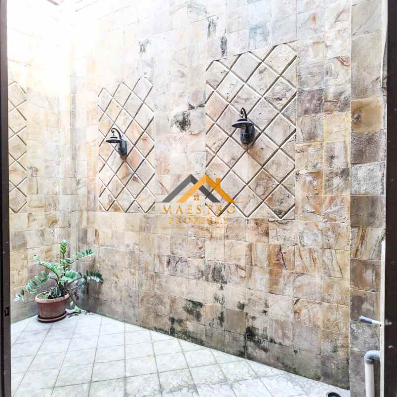 dijual rumah komplek cemara hijau jalan