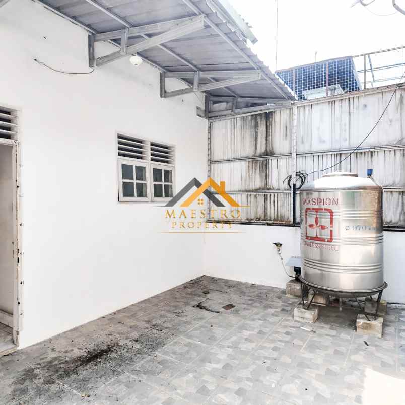 dijual rumah komplek cemara hijau jalan